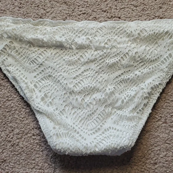 EUC Becca by Rebecca Virtue Bikini Bottoms 🌈 🌈 - Picture 4 of 6